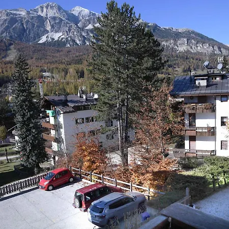 Homeby, Casa Due Vette * كورتينا دامبيتزو